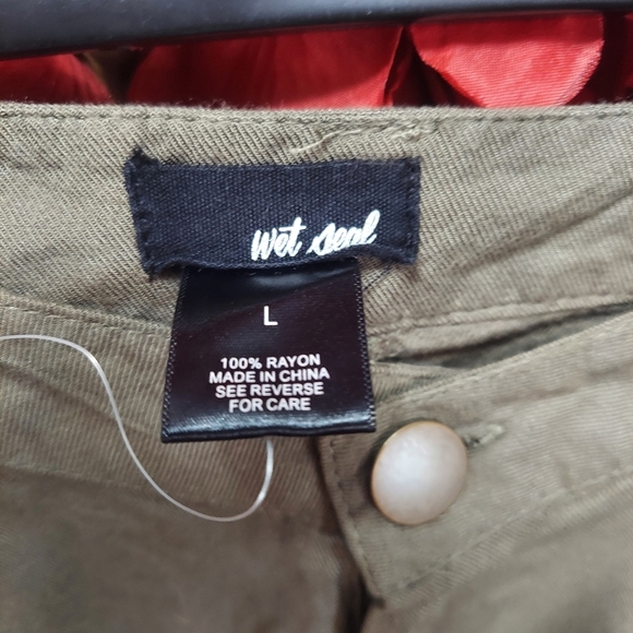 Wet Seal NWOT Women's Size Large Khaki Cargo Pants -TAG FELL OFF IN TRANSFER - Picture 3 of 8